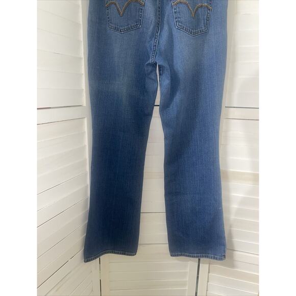 Levi's 515 Bootcut Jeans Women’s Blue Mid Rise Denim Flare Leg Boot Sz 8 Medium - Picture 7 of 8